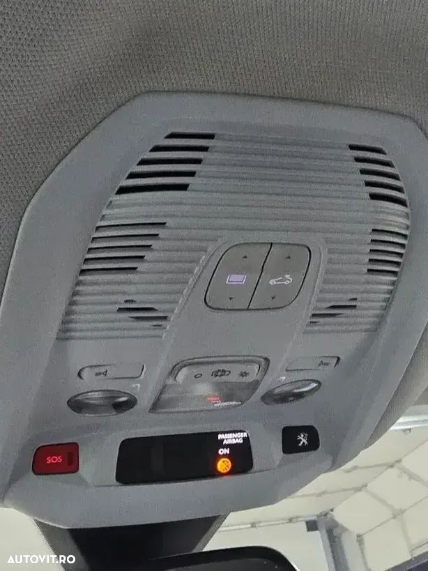 Peugeot 3008 1.2 PureTech 130 EAT8 Allure Pack - 26