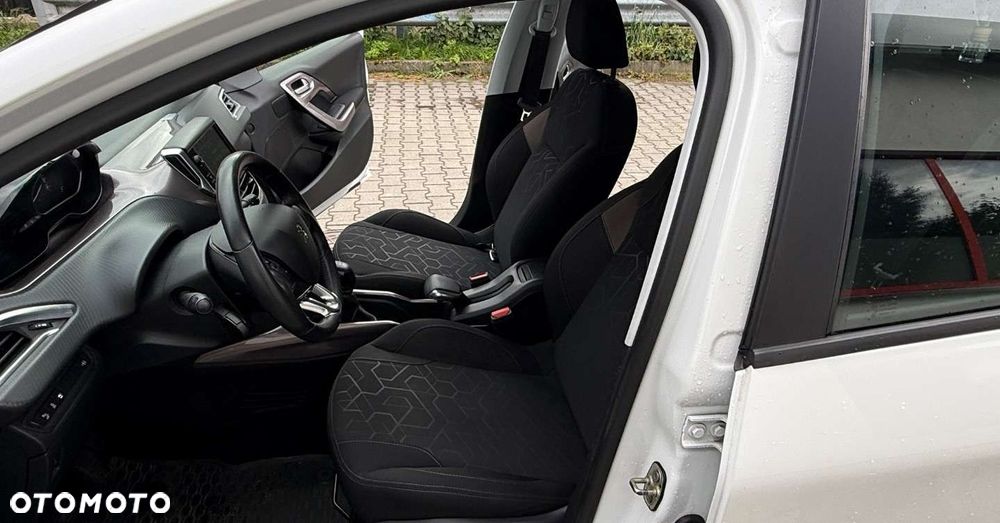 Peugeot 2008 - 17
