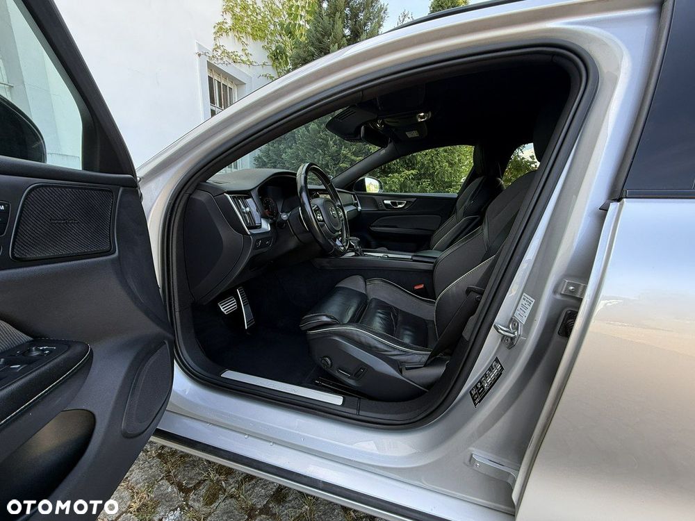 Volvo V60 T4 Geartronic R-Design - 28