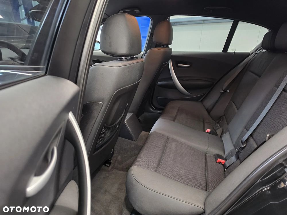 BMW Seria 1 120d DPF - 24