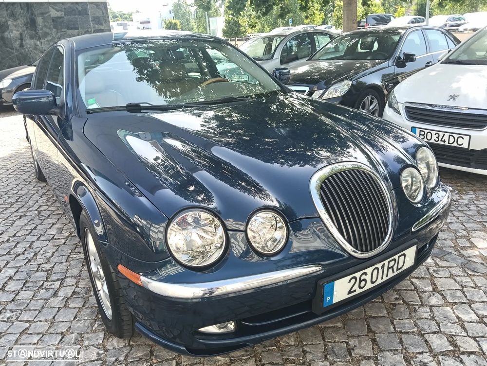Jaguar S-Type 3.0 V6 Executive Auto. - 11