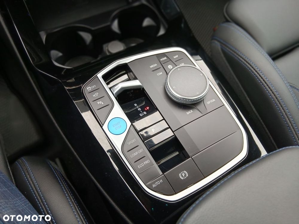 BMW iX3 80kWh Impressive - 23