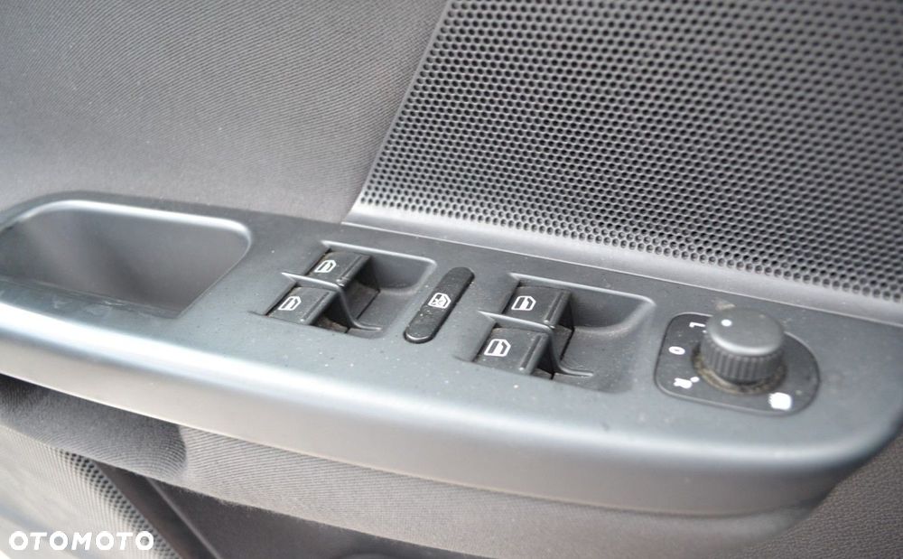 Volkswagen Golf - 28