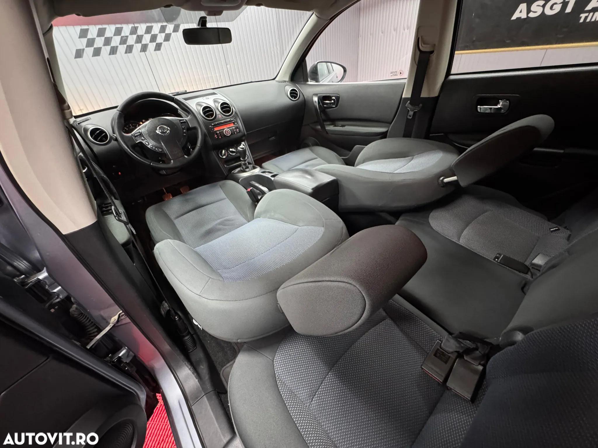 Nissan Qashqai+2 - 12