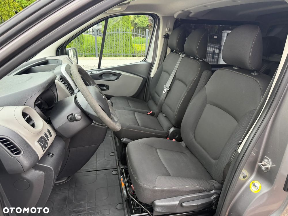 Renault TRAFIC - 12