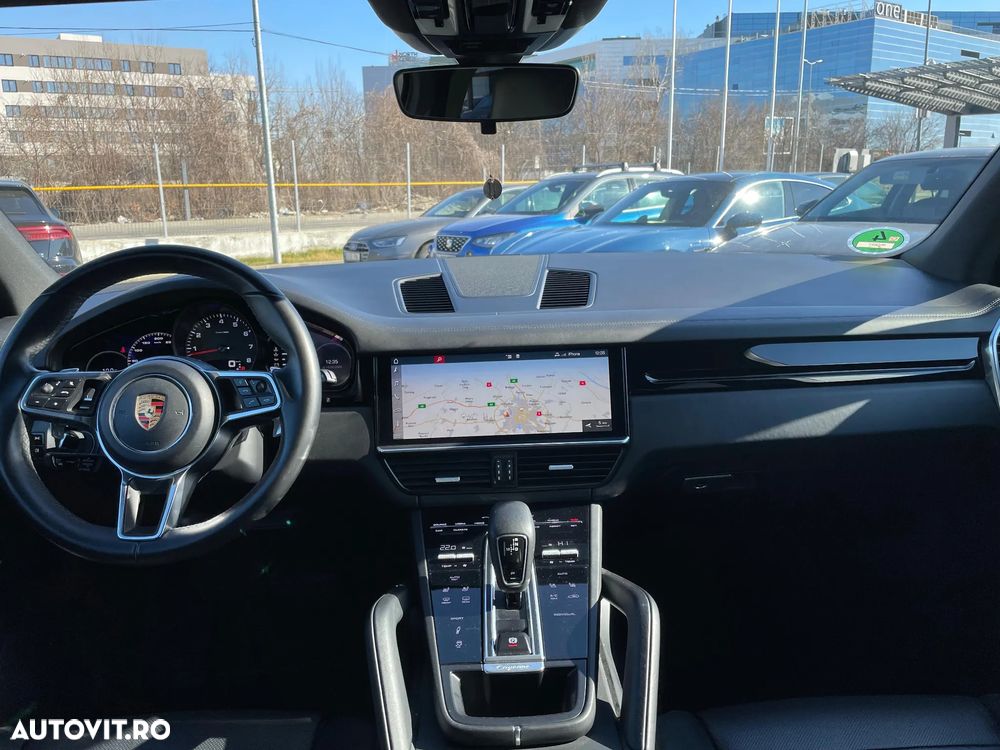 Porsche Cayenne Standard - 9