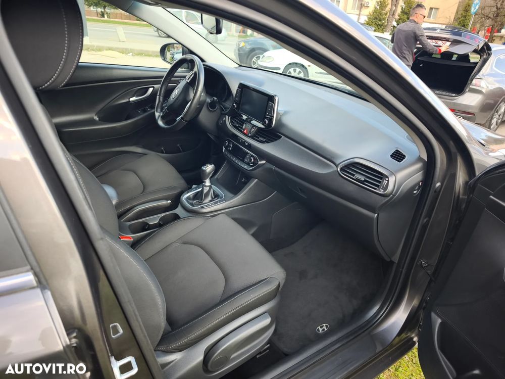 Hyundai i30 1.6 CRDI Premium - 9