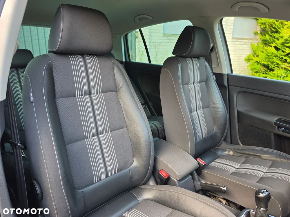Volkswagen Golf Plus 1.6 TDI Comfortline - 39