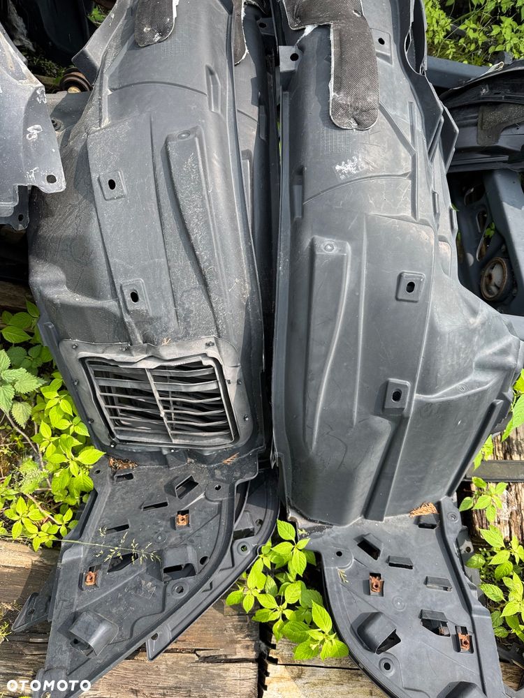 Honda Civic IX nadkole przód