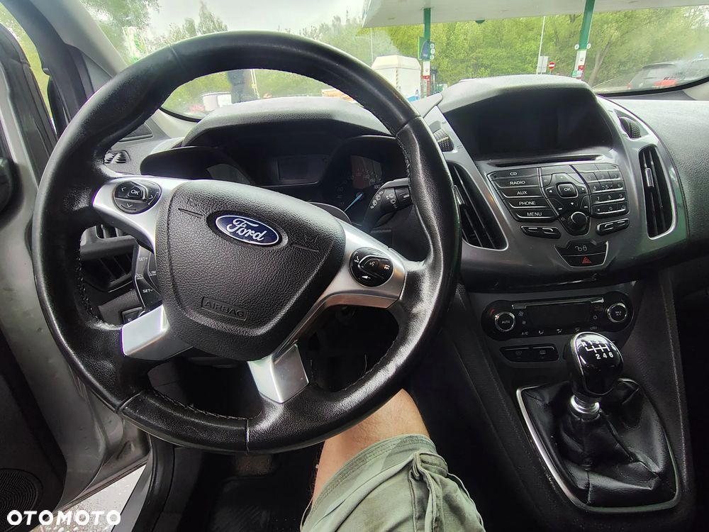 Ford Tourneo Connect 1.5 TDCi Titanium - 5