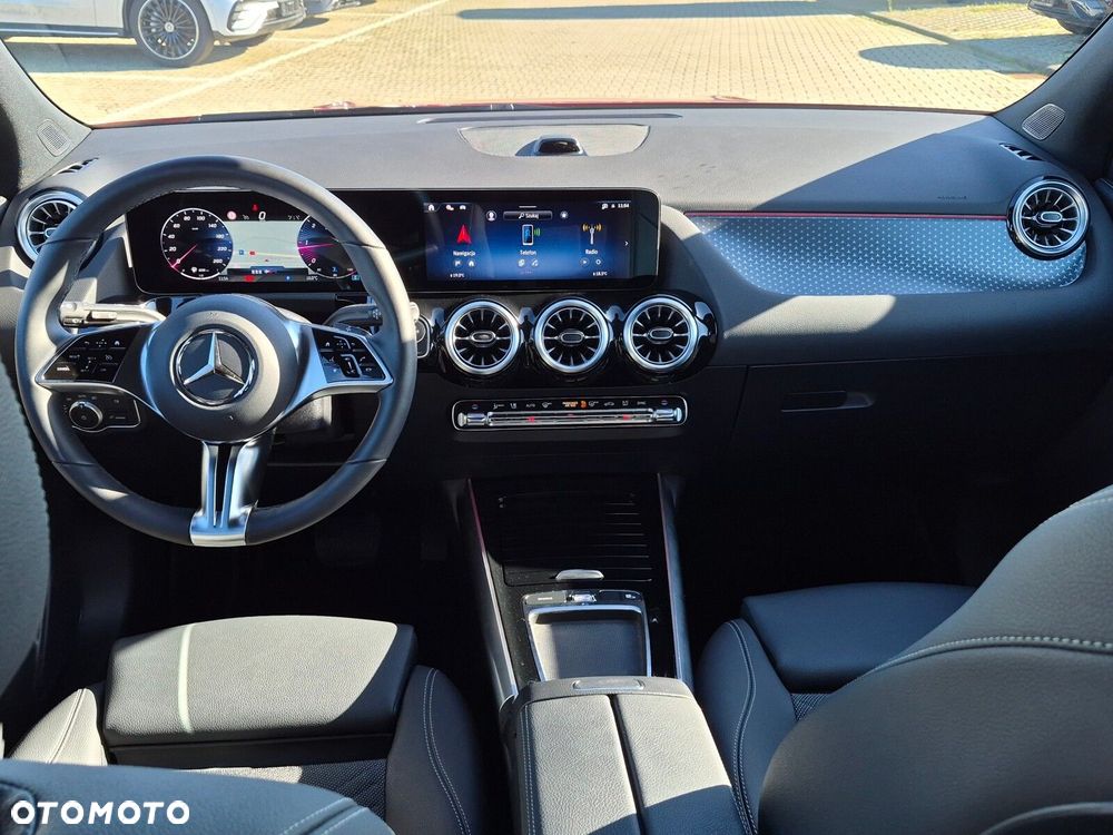 Mercedes-Benz GLA - 21
