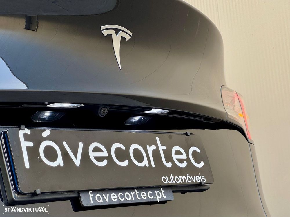 Tesla Model Y Long Range Dual Motor AWD - 44