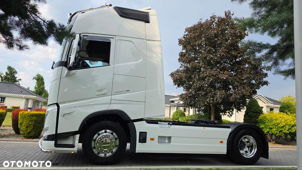 Volvo ///FH///500///2023/// GLOBETROTTER///XXL///FULLLED/// VIRTUAL COCPIT///KLIMATYZACJA POSTOJOWA///ALUFELGI///RADARY/// KAMERA///WYŚWIETLACZ OBCIĄŻENIA/// ZABUDOWY MIĘDZYOSIOWE/// STAN BARDZO DOBRY - 9