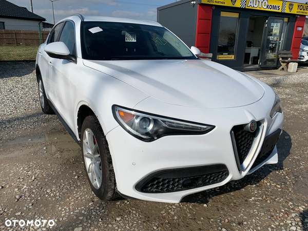 Alfa Romeo Stelvio 2.0 Turbo 16V AT8-Q4 Ti