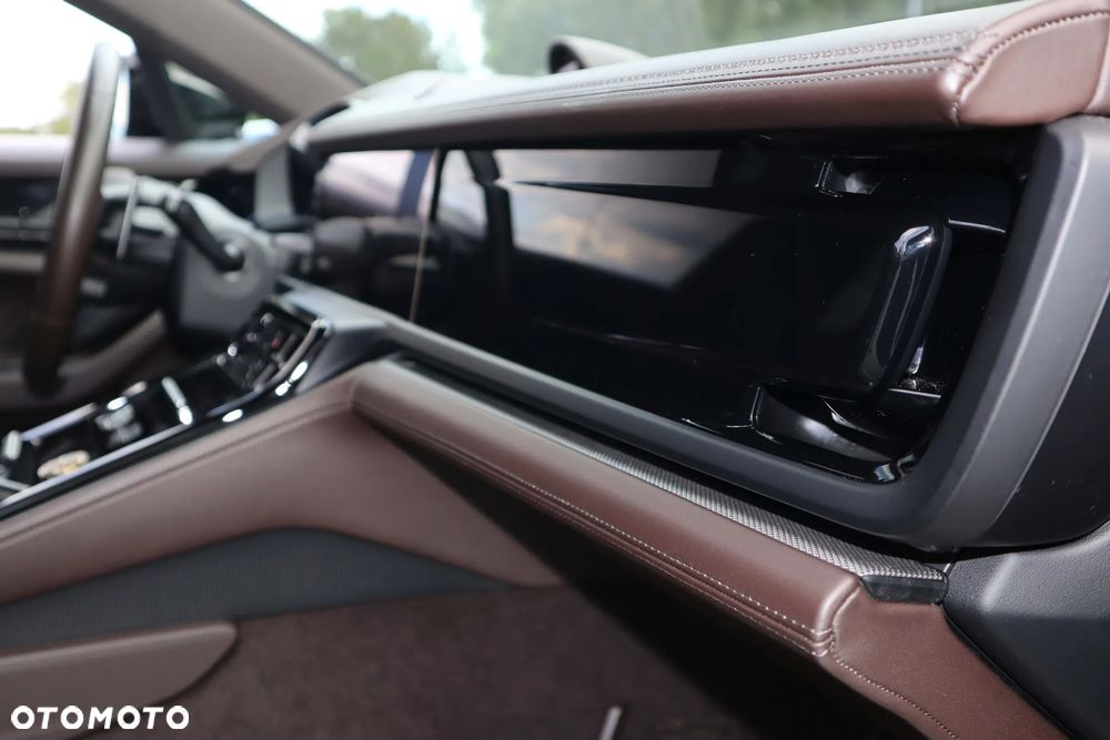 Porsche Panamera 4 E-Hybrid - 14