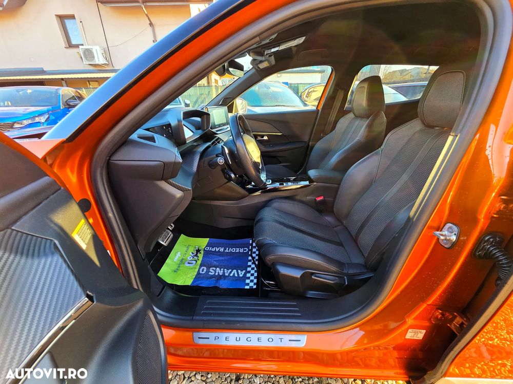 Peugeot 2008 PureTech 130 EAT8 GT Pack - 23