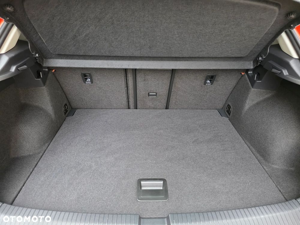 Volkswagen T-Roc - 18