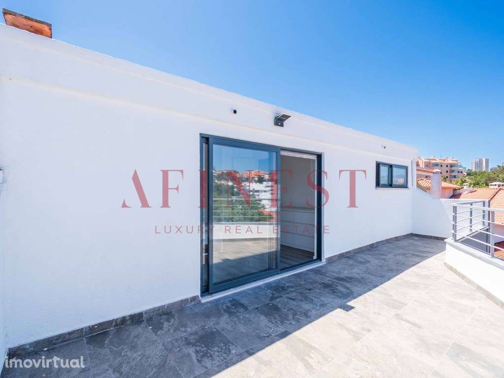 APARTAMENTO T4 NO CENTRO DE CASCAIS RENOVADA EM 2023 E COM ESTACION... - Grande imagem: 3/59