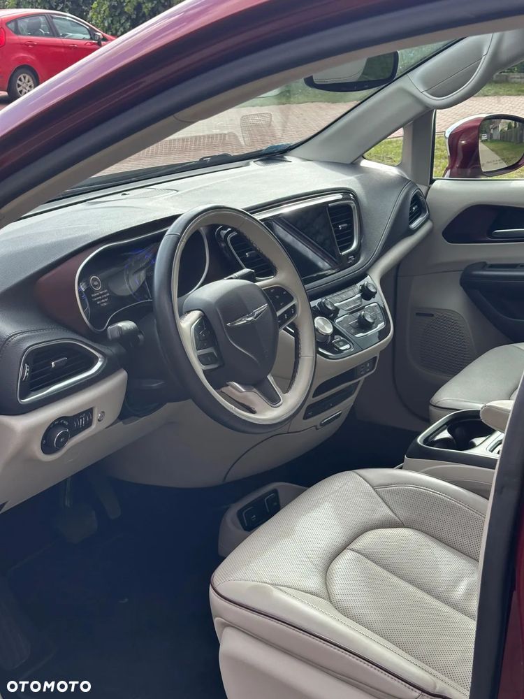 Chrysler Pacifica - 9