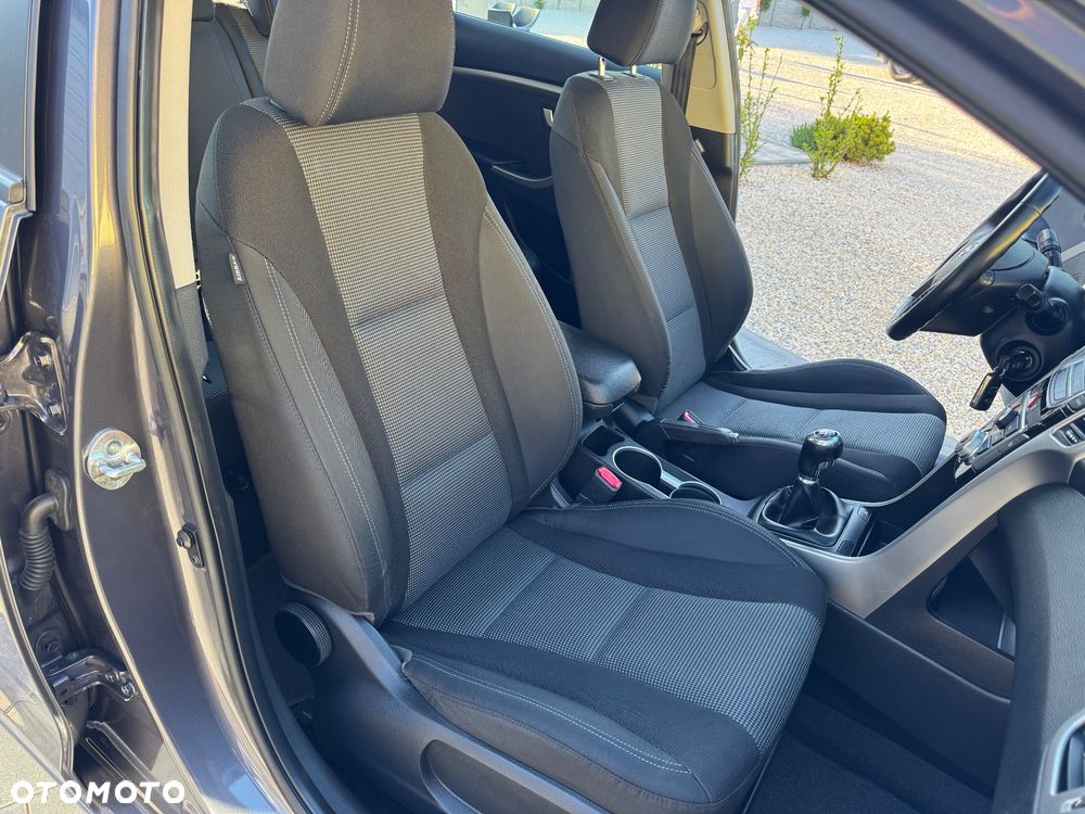 Hyundai i30 1.6 Comfort - 32