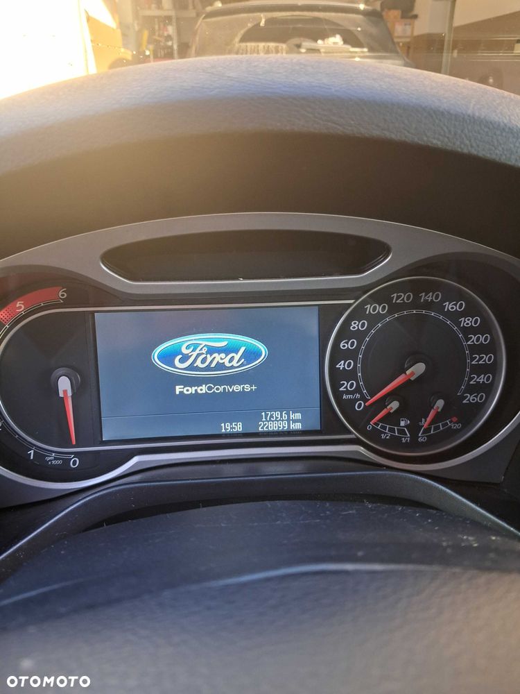 Ford Galaxy - 7