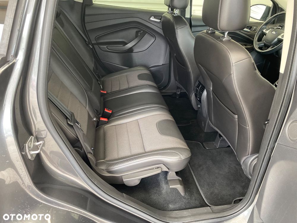 Ford Kuga 1.5 EcoBoost 2x4 Titanium - 18
