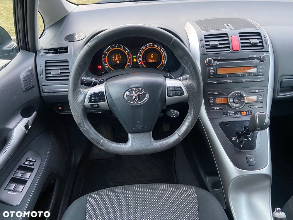 Toyota Auris 1.6 MultiMode Executive - 19