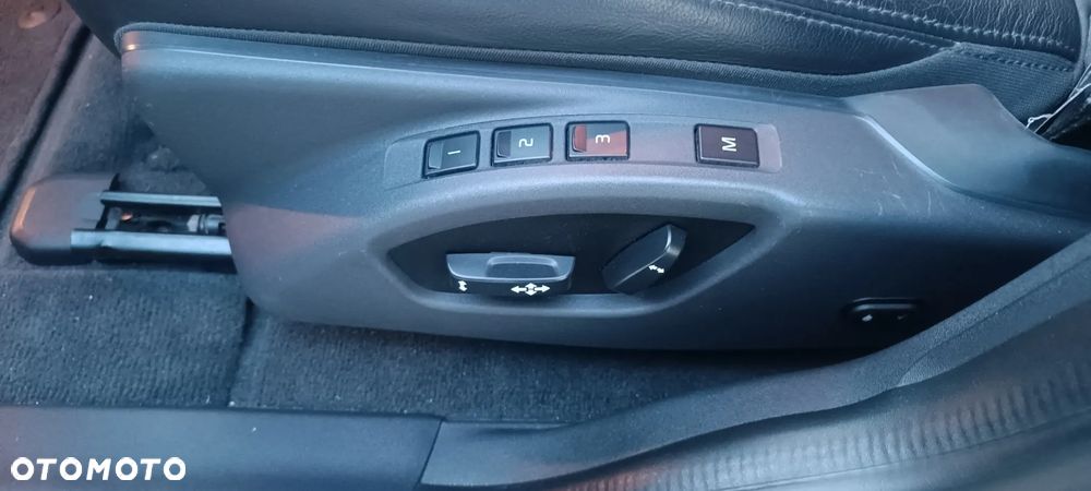 Volvo XC 60 - 24