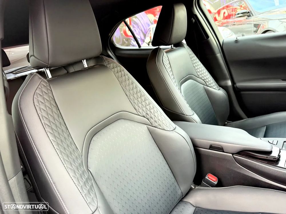 Lexus UX 250h Special Edition (LCA) - 27