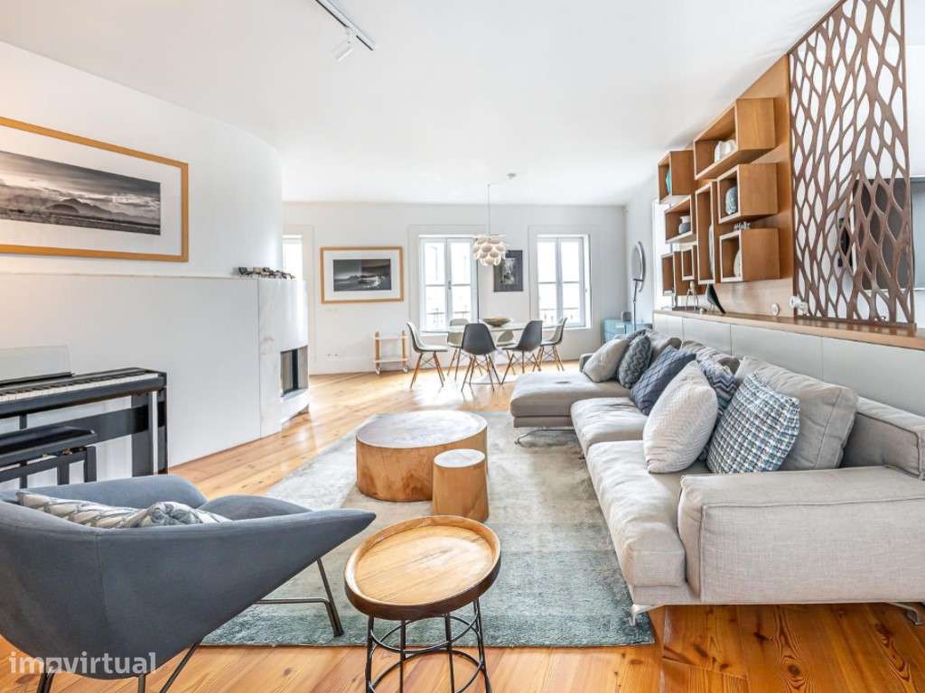 Apartamento T2 com garagem e vista sobre o Rio Tejo em Lisboa - Grande imagem: 2/26