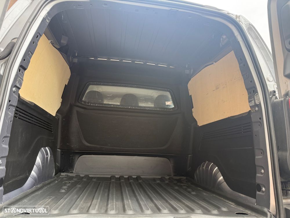 Peugeot Partner Crew Cab Longa 5 Lugares - 10