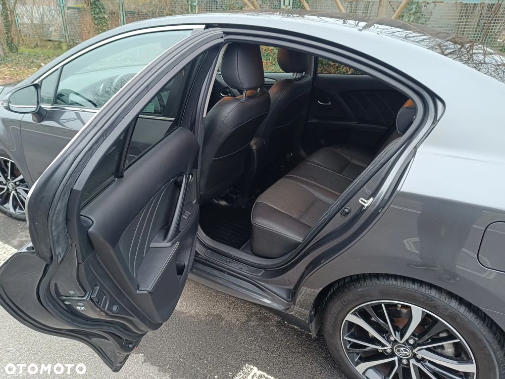 Toyota Avensis 2.0 Premium MS - 13