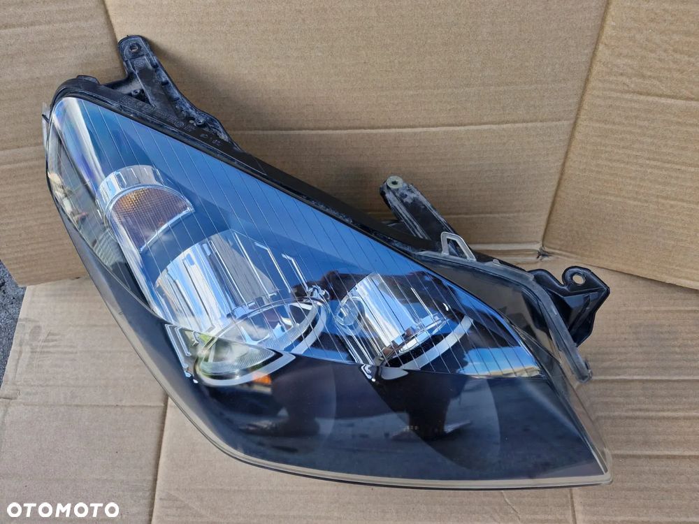 Lampa przednia prawa Opel Astra H III GTC CABRIO EUROPA - 2