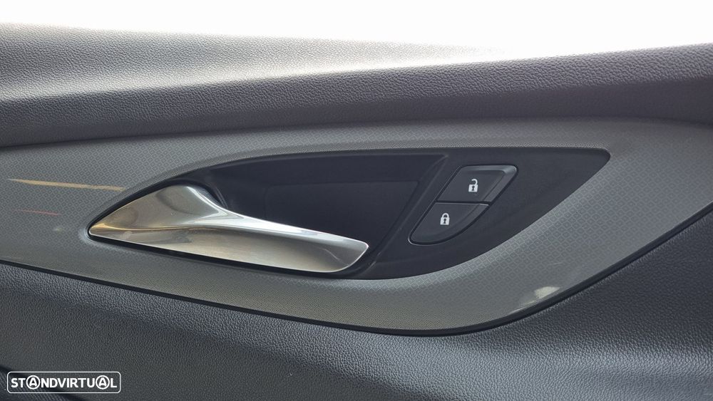 Opel Insignia Sports Tourer 1.6 CDTi Dynamic - 17