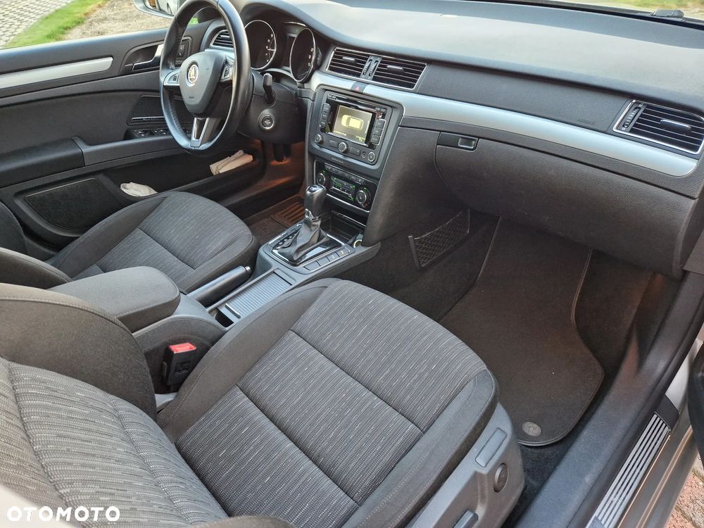 Skoda Superb 2.0 TDI Elegance DSG - 4