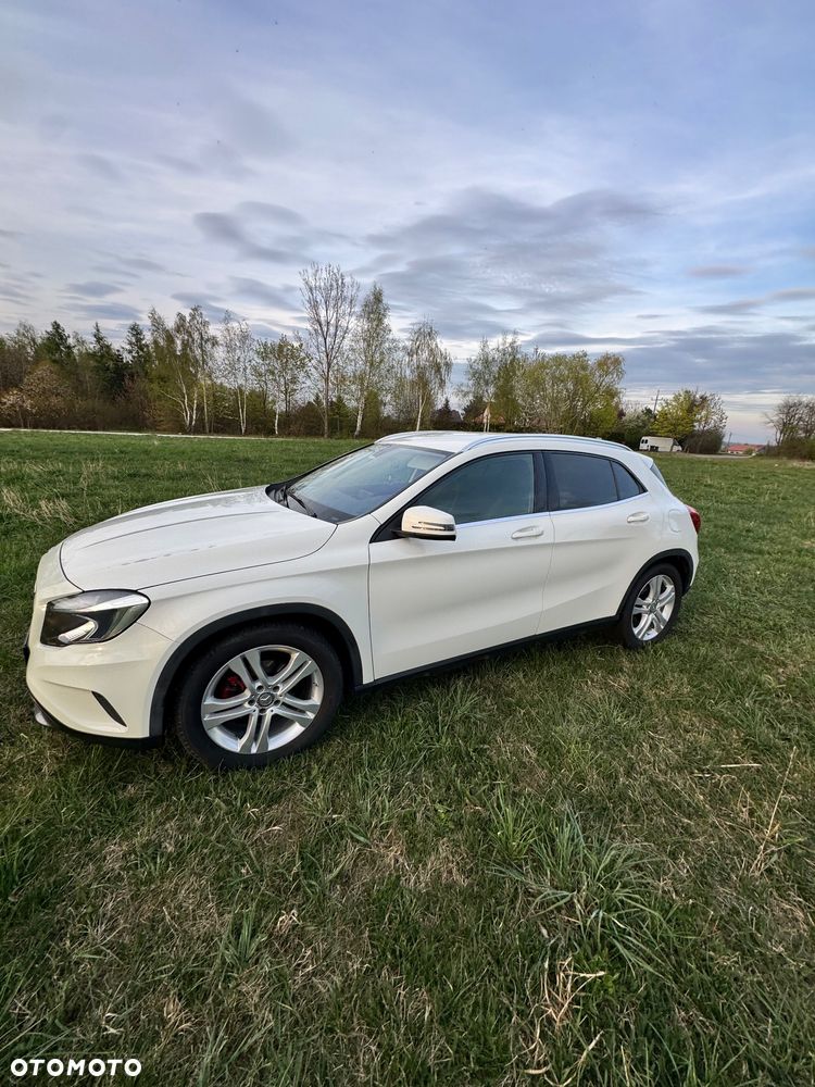 Mercedes-Benz GLA 200 7G-DCT SCORE - 15