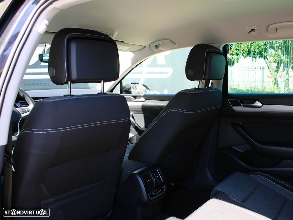 VW Passat Variant 2.0 TDI Business DSG - 53