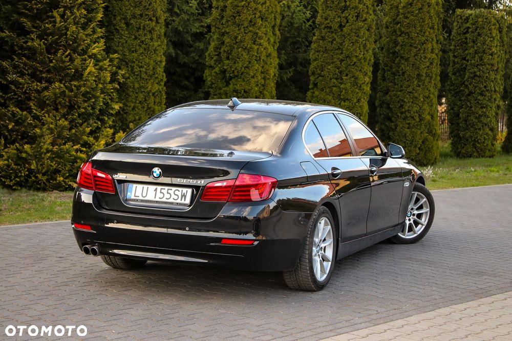 BMW Seria 5 525d xDrive Sport-Aut - 14