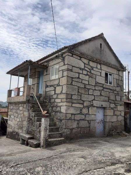 Vende-se Moradia em pedra para remodelação - Grande imagem: 2/12