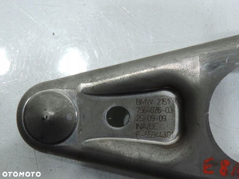 ŁAPA SPRZĘGŁA BMW E81 E87 120i - 4