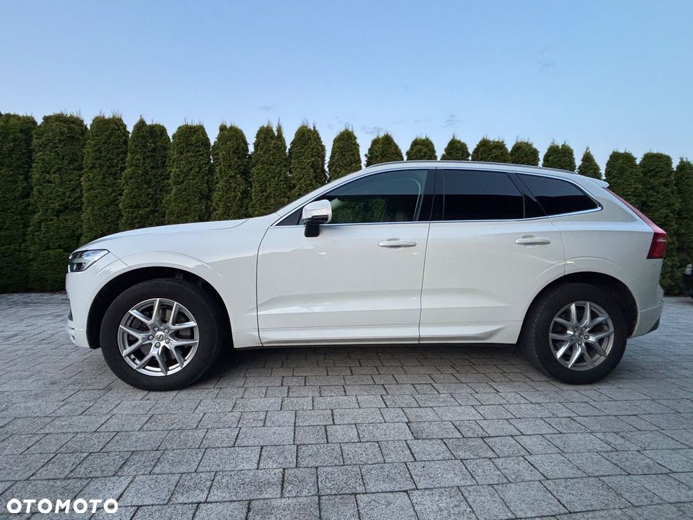 Volvo XC 60 B4 D AWD Momentum Pro - 2