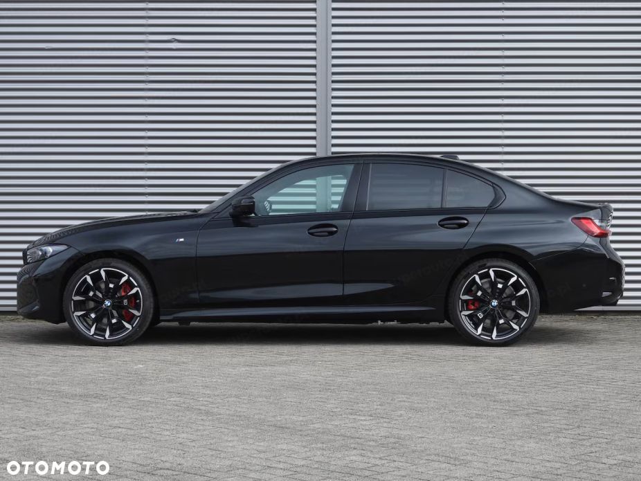 BMW Seria 3 330i xDrive M Sport sport - 3