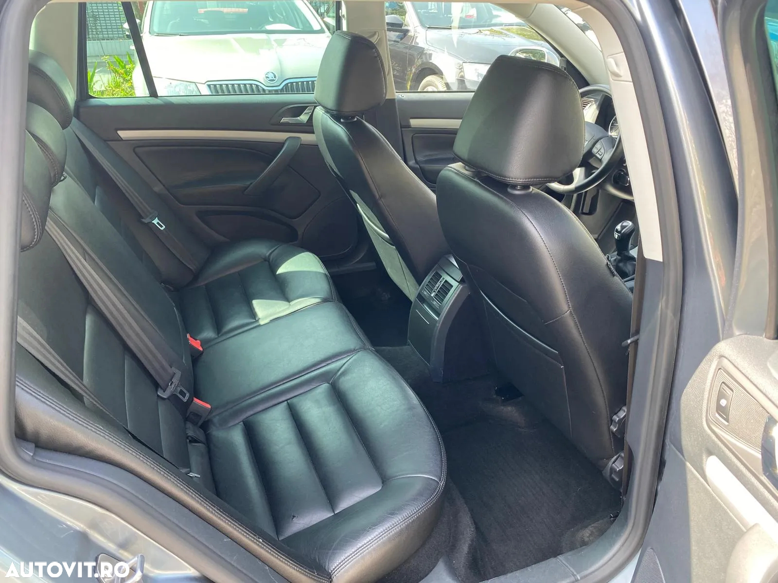 Skoda Octavia 1.6 TDI AMBITION - 6