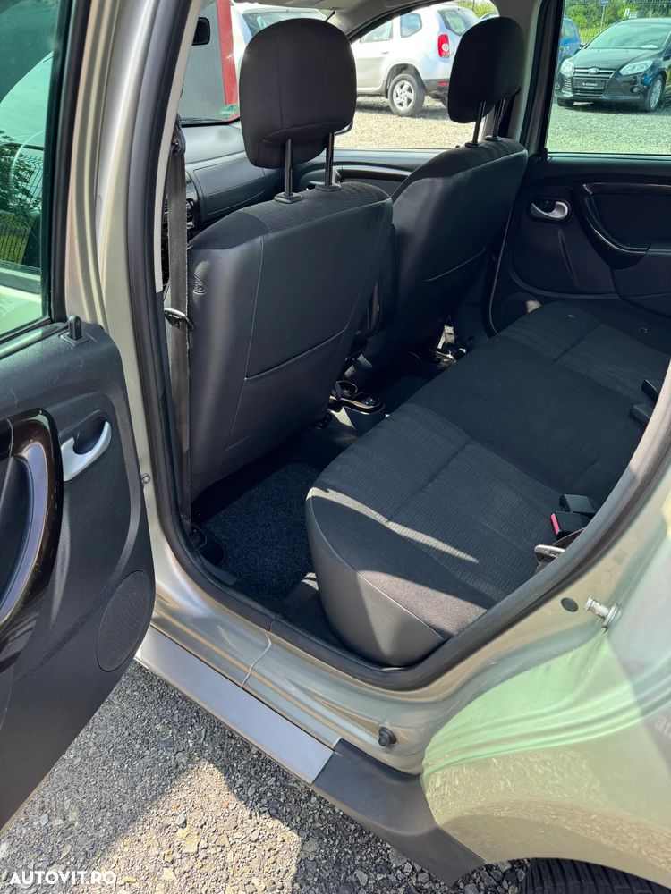 Dacia Duster 1.6 4x2 Laureate - 16