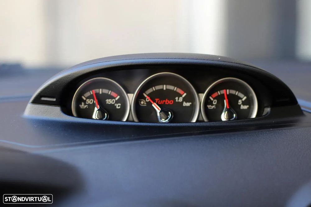 Ford Focus 2.5 T RS - 38