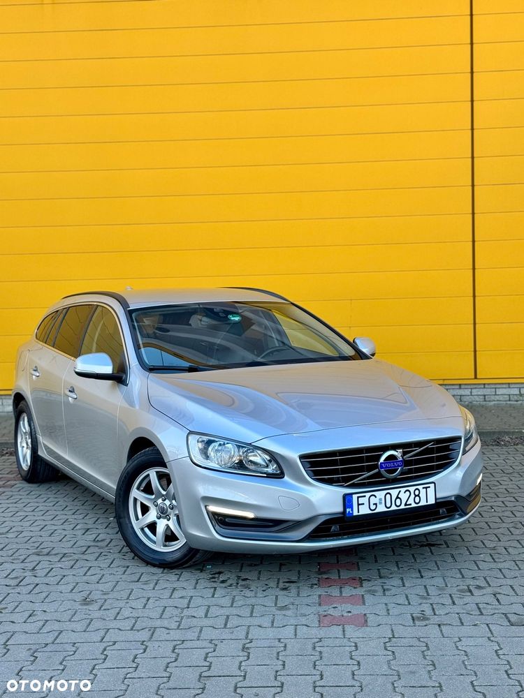 Volvo V60 D4 Geartronic Momentum - 2