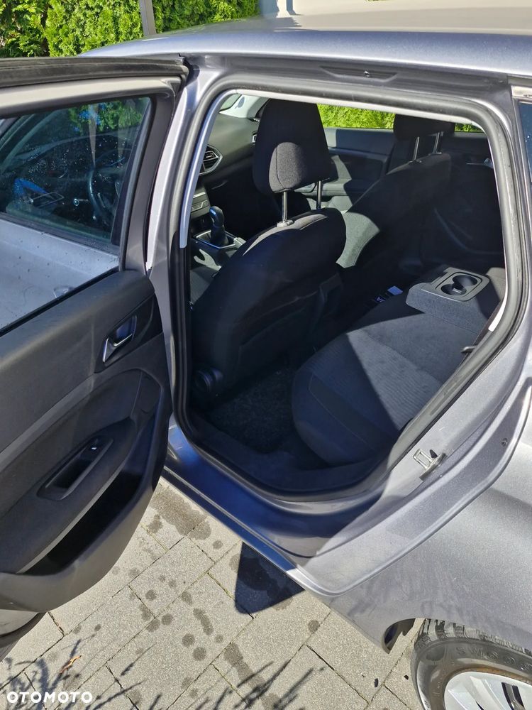 Peugeot 308 - 8