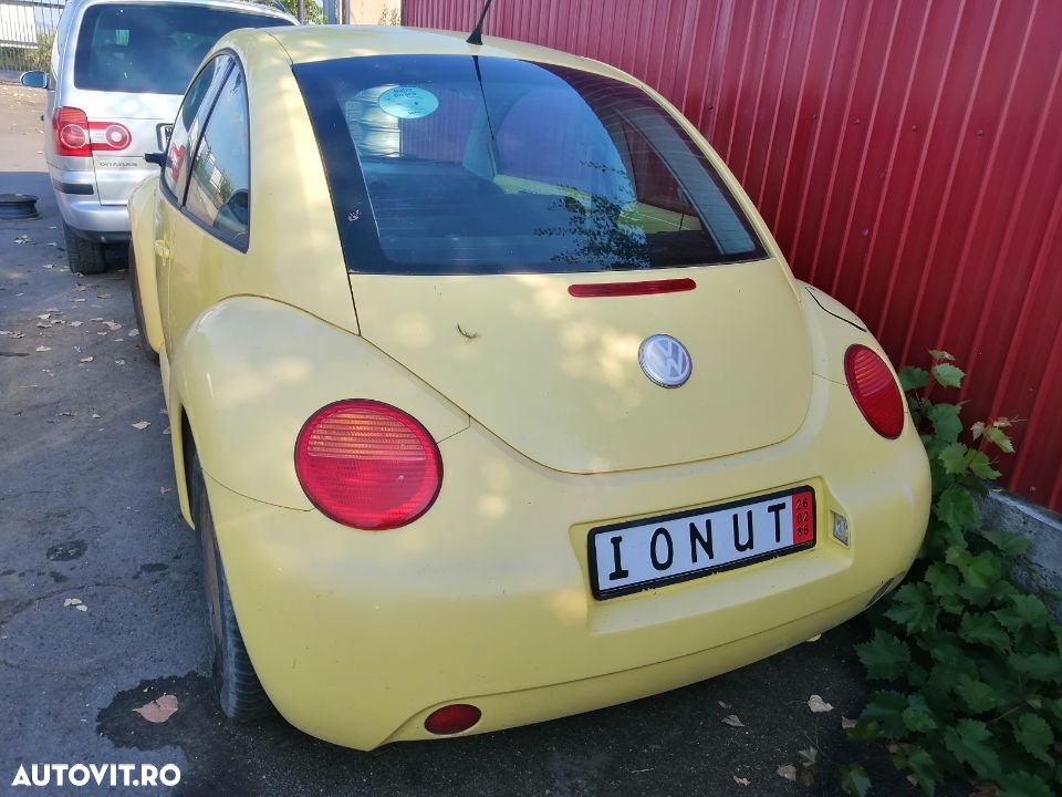 Dezmembram Volkswagen New Beetle 1999  2.0 benzina - 2