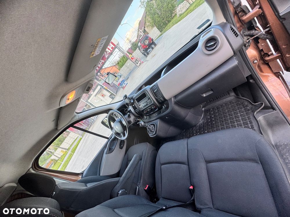 Renault Trafic Grand 1.6 dCi - 8