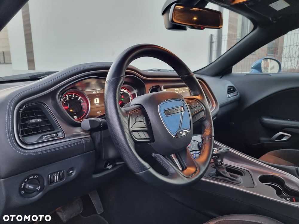 Dodge Challenger 6.4 Scat Pack - 10